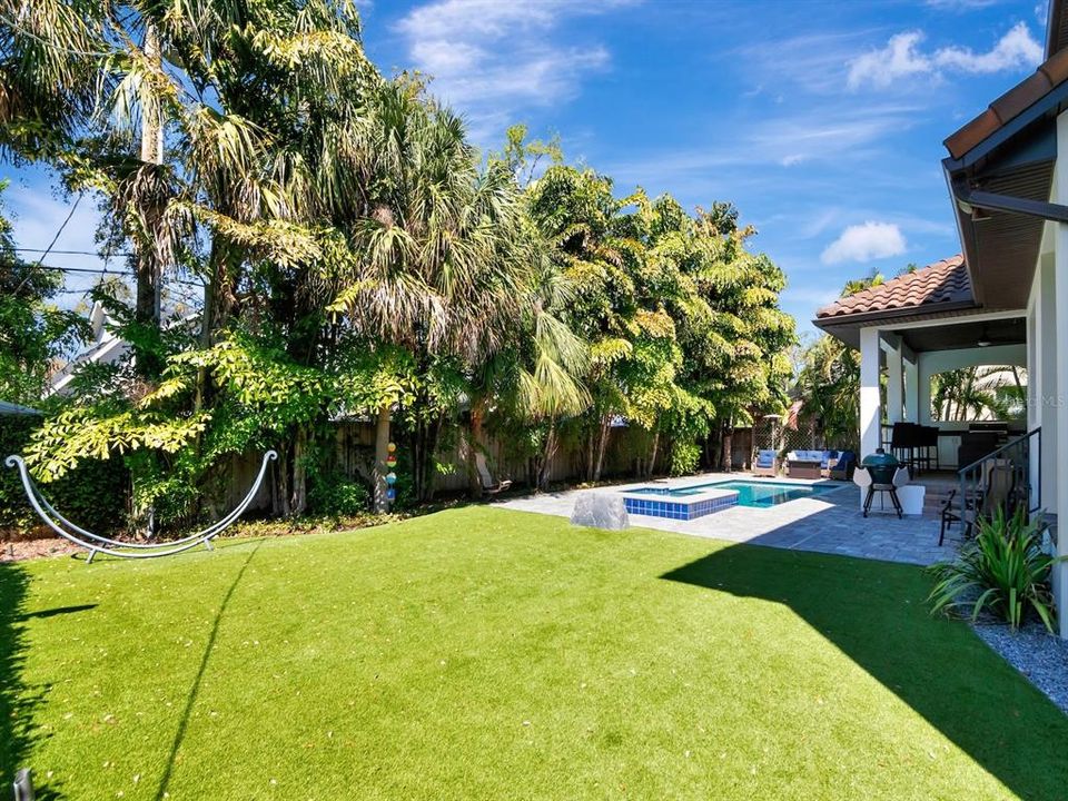 Activo con contrato: $2,595,000 (5 camas, 4 baños, 4308 Pies cuadrados)