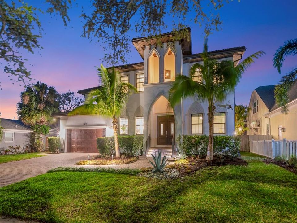 Activo con contrato: $2,595,000 (5 camas, 4 baños, 4308 Pies cuadrados)