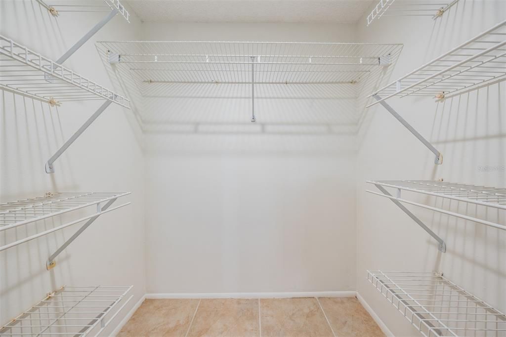 Под контрактом: $199,900 (2 спален, 2 ванн, 1094 Квадратных фут)