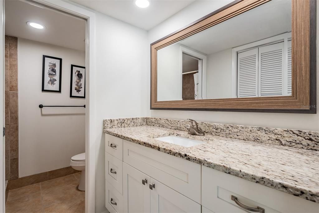 Под контрактом: $199,900 (2 спален, 2 ванн, 1094 Квадратных фут)