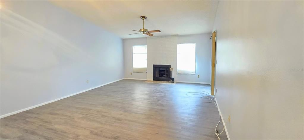For Rent: $1,900 (2 beds, 2 baths, 1143 Square Feet)