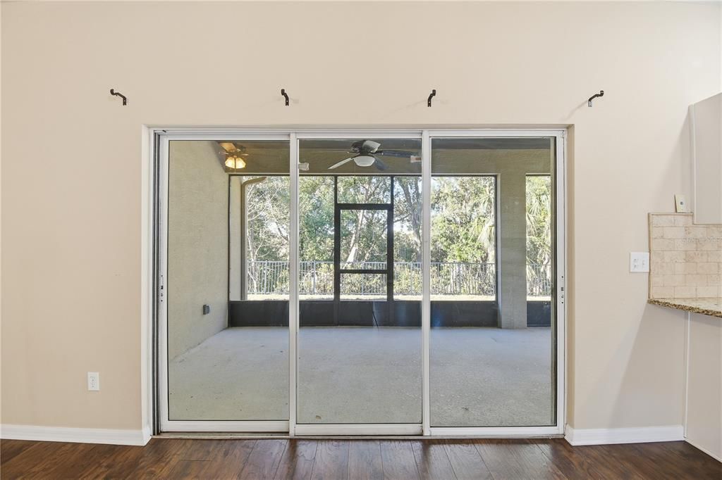En Venta: $385,000 (4 camas, 2 baños, 2039 Pies cuadrados)