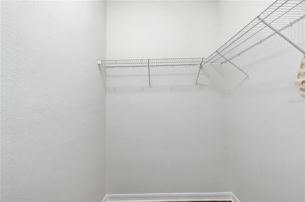 En Venta: $385,000 (4 camas, 2 baños, 2039 Pies cuadrados)