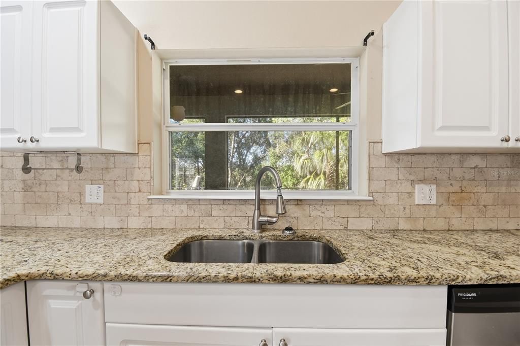 En Venta: $385,000 (4 camas, 2 baños, 2039 Pies cuadrados)