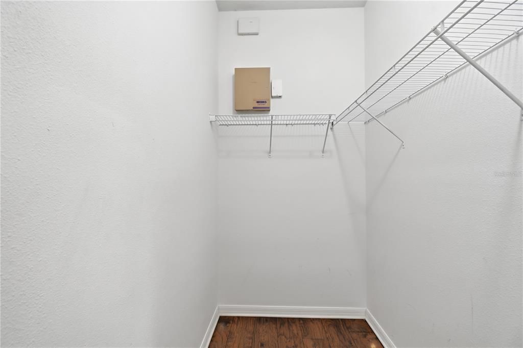 En Venta: $385,000 (4 camas, 2 baños, 2039 Pies cuadrados)