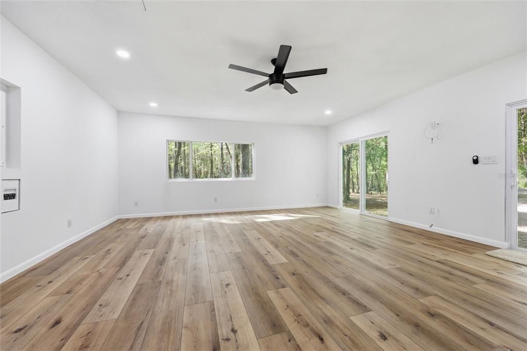 En Venta: $395,000 (2 camas, 3 baños, 2163 Pies cuadrados)