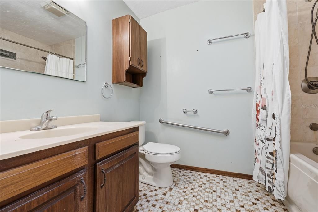 En Venta: $395,000 (2 camas, 3 baños, 2163 Pies cuadrados)