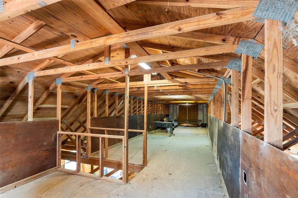 Activo con contrato: $559,900 (3 camas, 2 baños, 2120 Pies cuadrados)