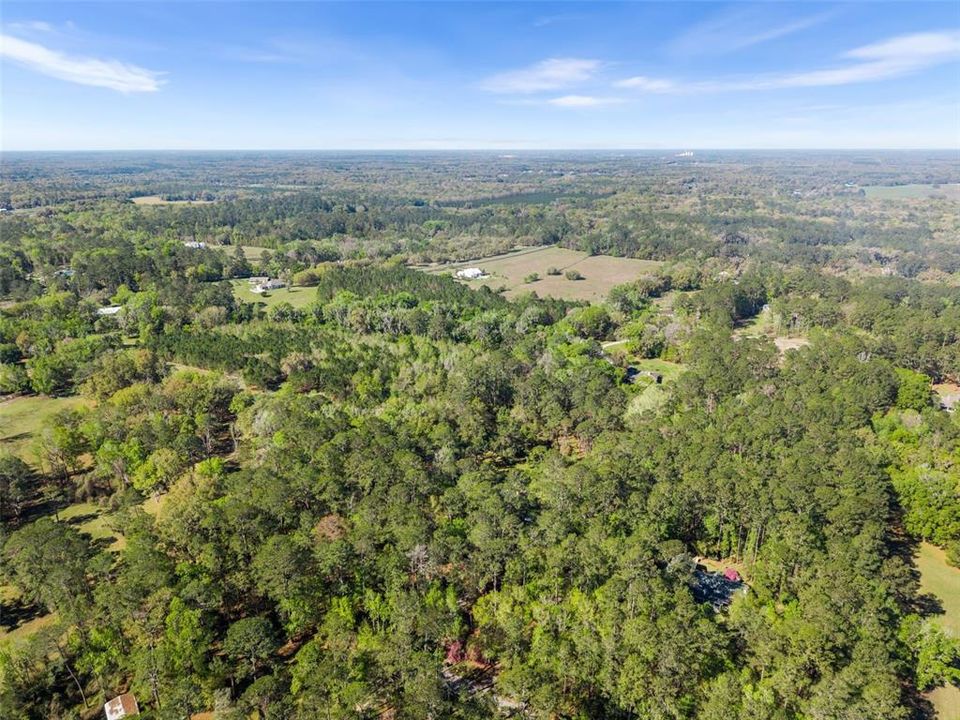 Activo con contrato: $559,900 (3 camas, 2 baños, 2120 Pies cuadrados)