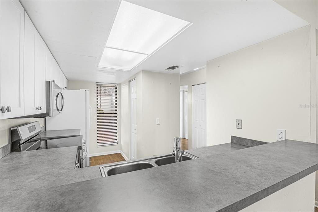 For Sale: $155,000 (3 beds, 2 baths, 1290 Square Feet)