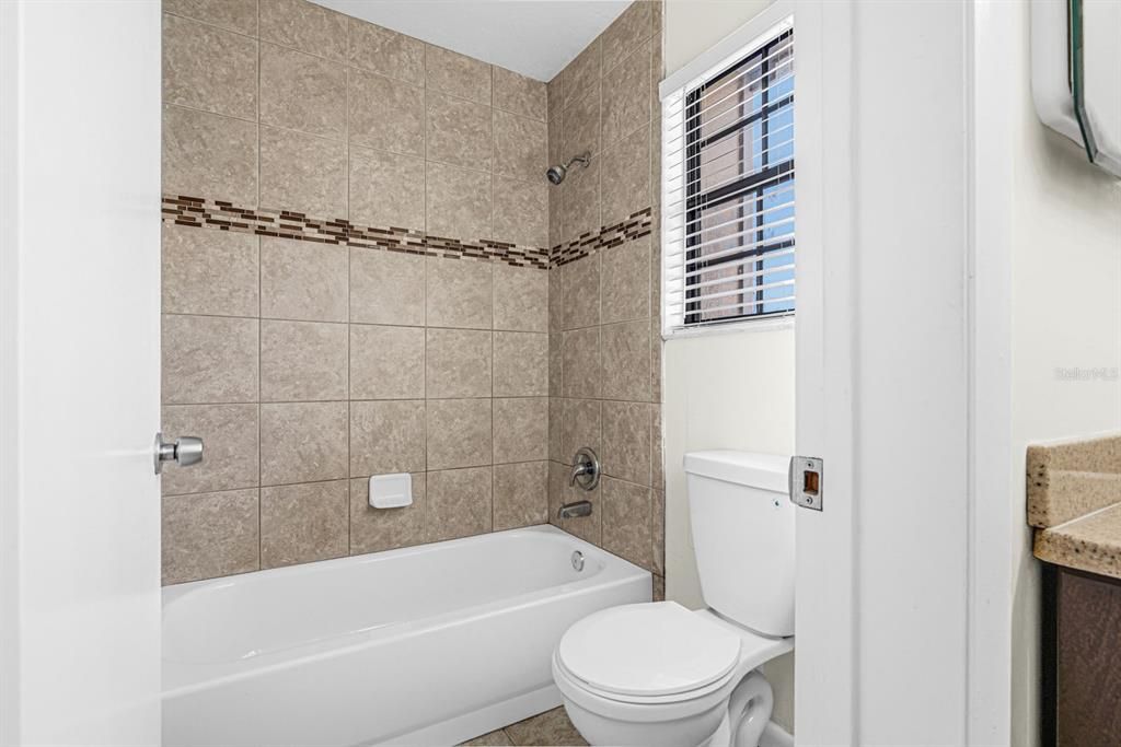 For Sale: $155,000 (3 beds, 2 baths, 1290 Square Feet)