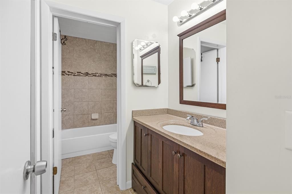 For Sale: $155,000 (3 beds, 2 baths, 1290 Square Feet)