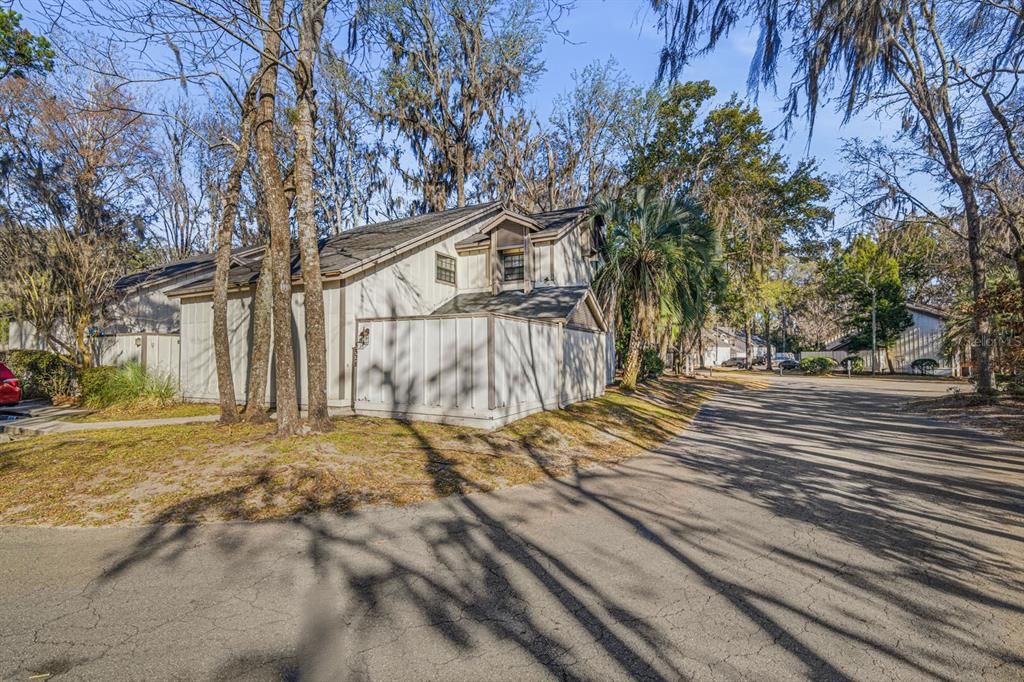 For Sale: $155,000 (3 beds, 2 baths, 1290 Square Feet)