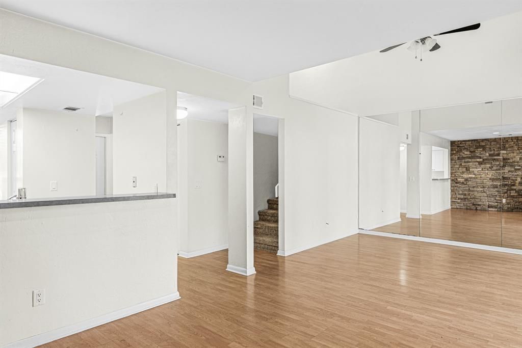 For Sale: $155,000 (3 beds, 2 baths, 1290 Square Feet)