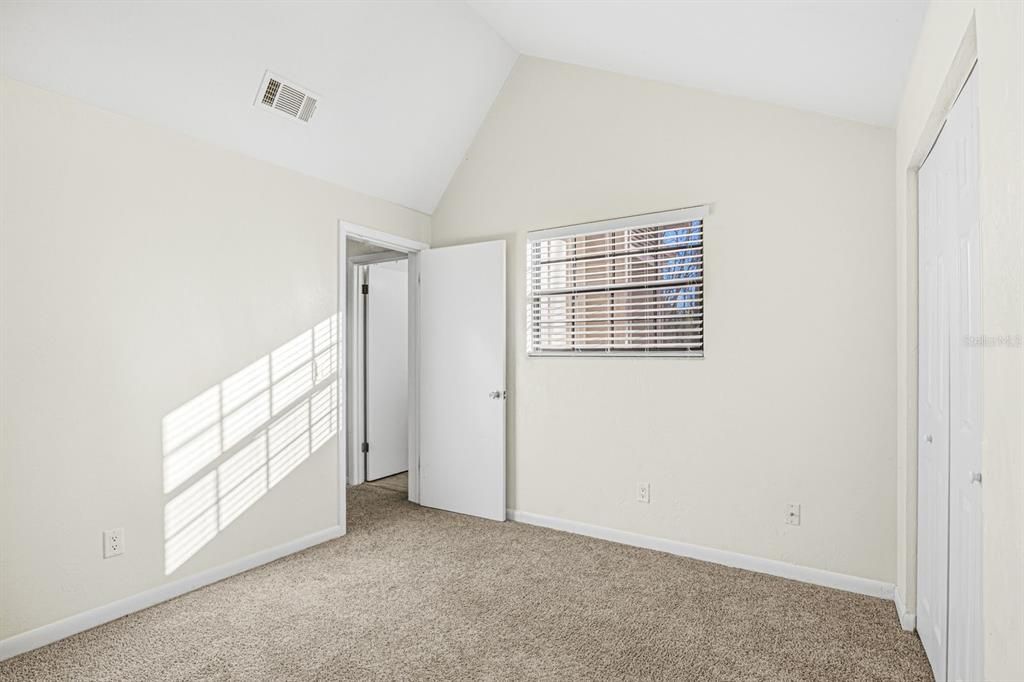 For Sale: $155,000 (3 beds, 2 baths, 1290 Square Feet)