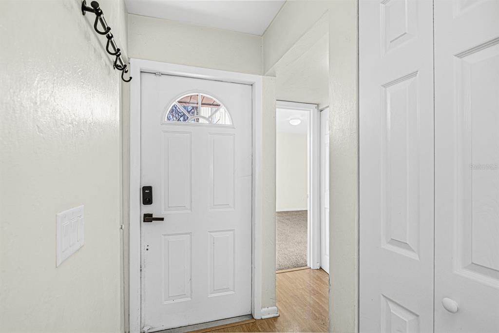 For Sale: $155,000 (3 beds, 2 baths, 1290 Square Feet)