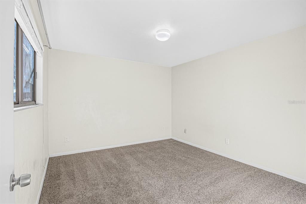 For Sale: $155,000 (3 beds, 2 baths, 1290 Square Feet)