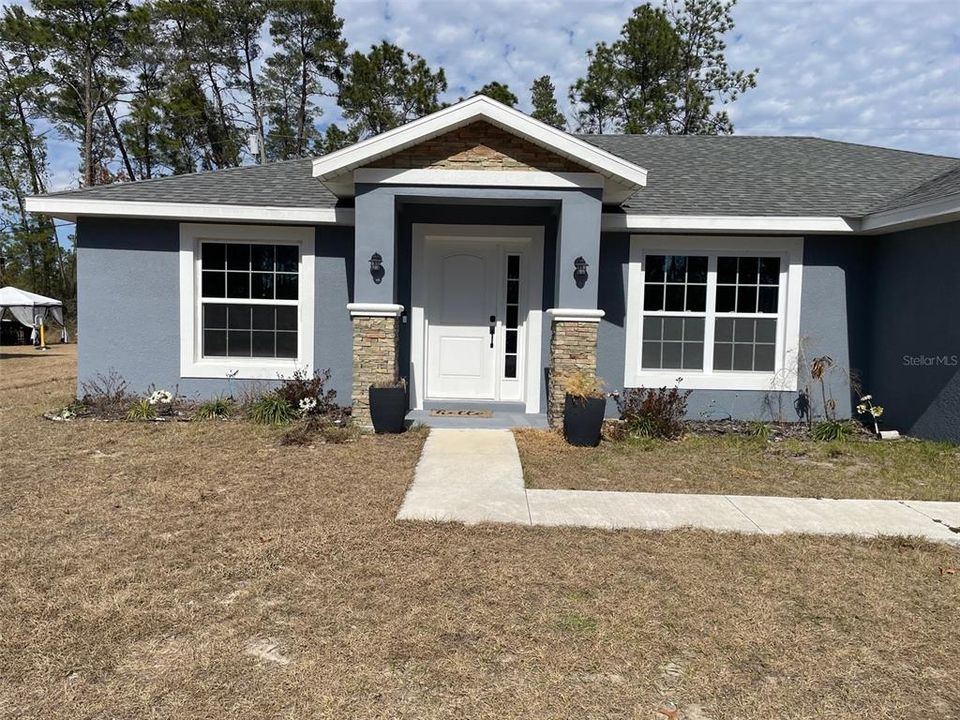 Active With Contract: $180,000 (3 beds, 2 baths, 1554 Square Feet)