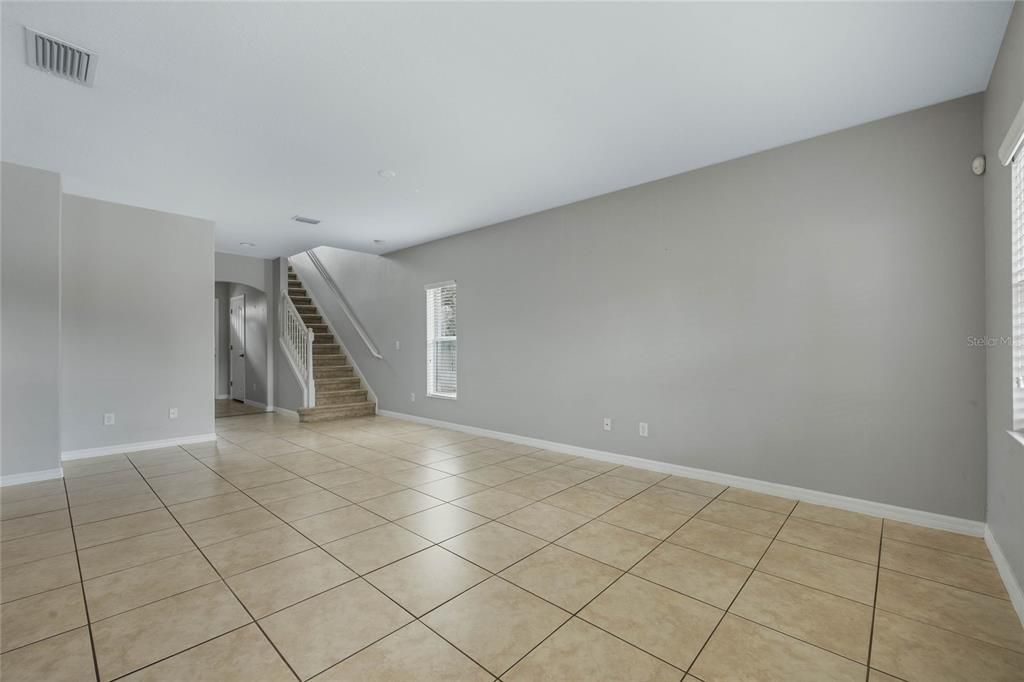 Activo con contrato: $236,800 (3 camas, 2 baños, 1565 Pies cuadrados)