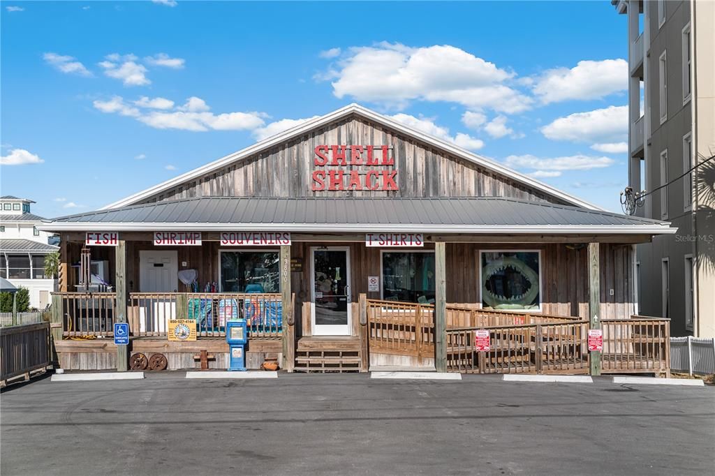 En Venta: $960,000 (0.16 acres)