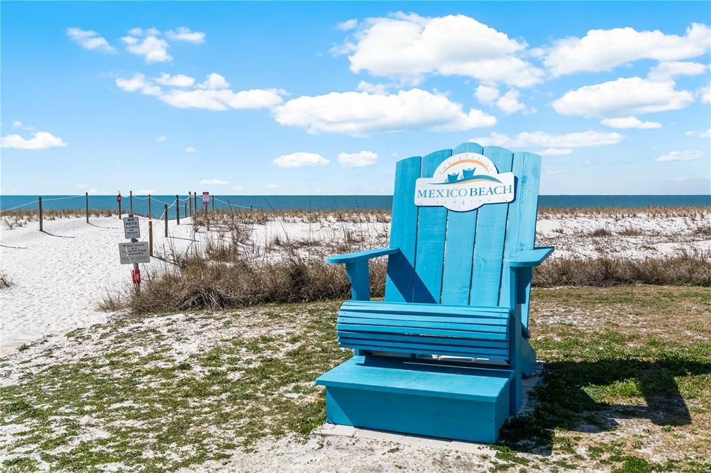 En Venta: $960,000 (0.16 acres)