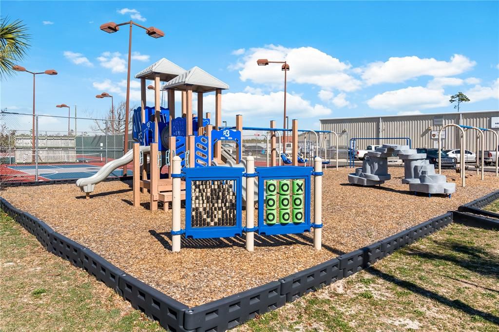 En Venta: $960,000 (0.16 acres)