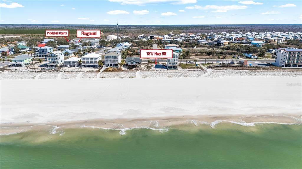 En Venta: $960,000 (0.16 acres)