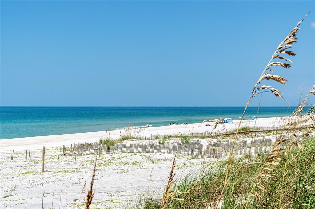 En Venta: $960,000 (0.16 acres)