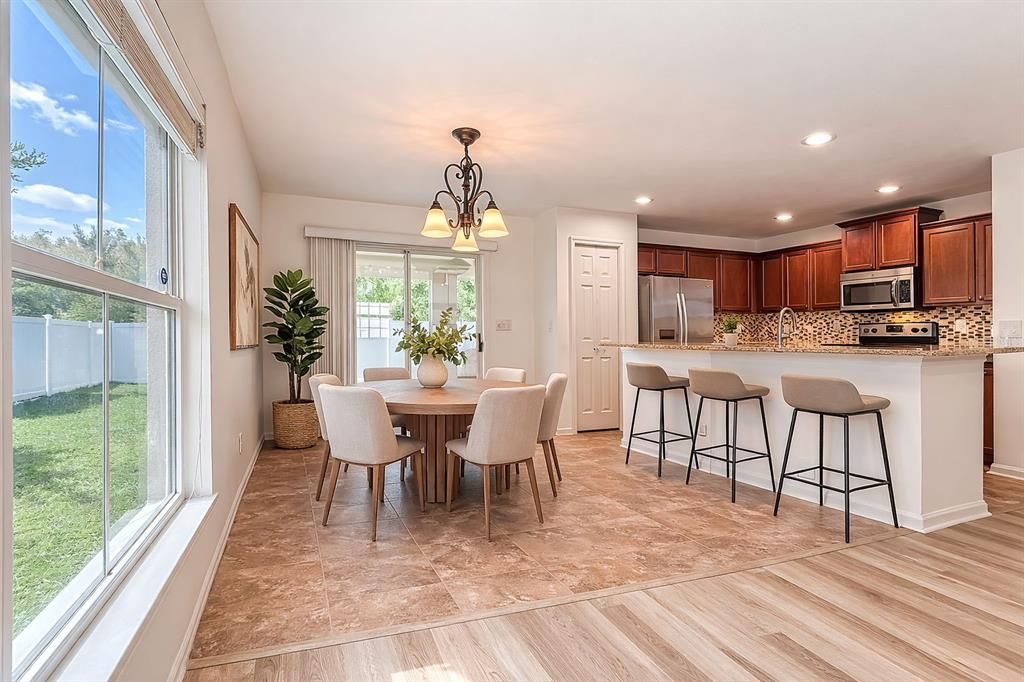 Active With Contract: $249,900 (3 beds, 2 baths, 1650 Square Feet)
