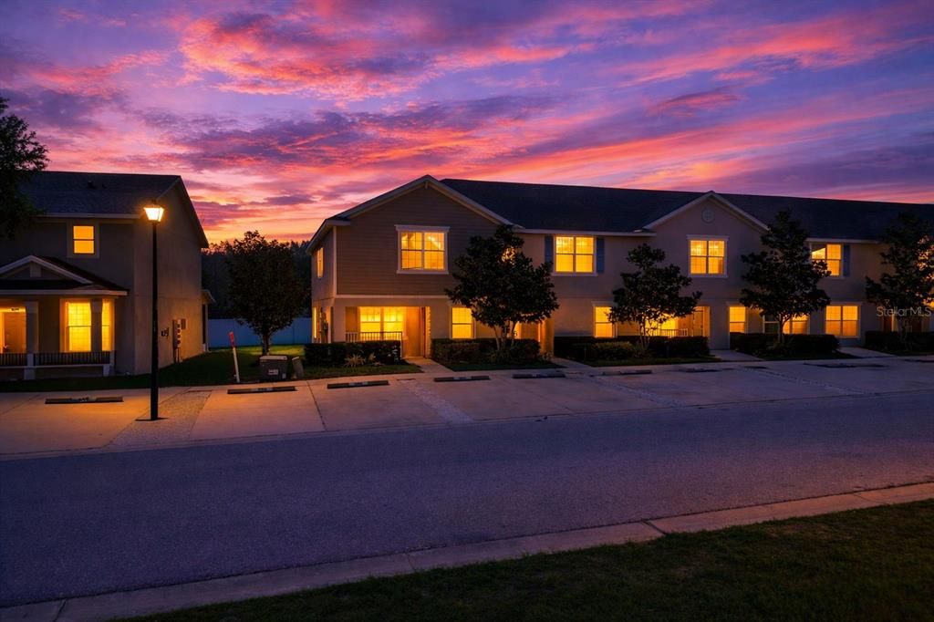 Active With Contract: $249,900 (3 beds, 2 baths, 1650 Square Feet)