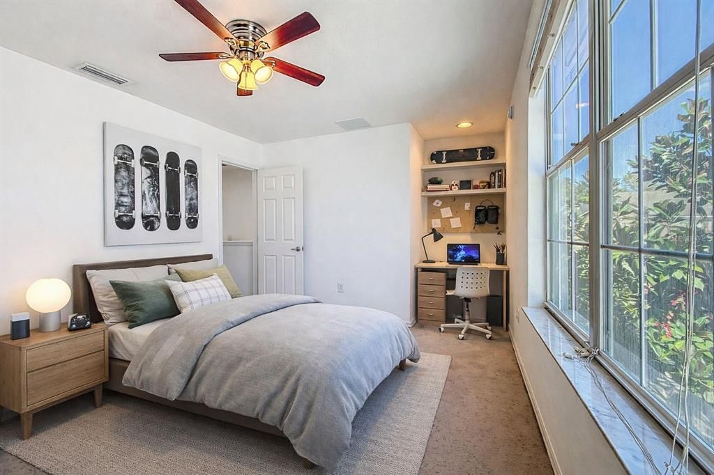 Active With Contract: $249,900 (3 beds, 2 baths, 1650 Square Feet)