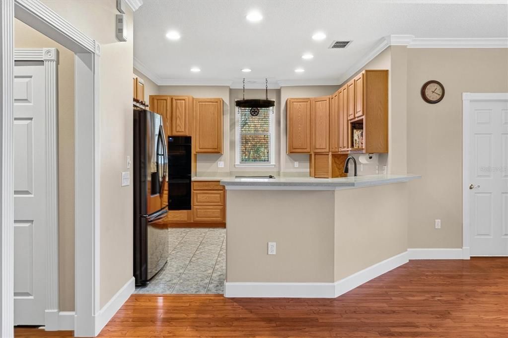 Active With Contract: $1,199,900 (5 beds, 4 baths, 4001 Square Feet)