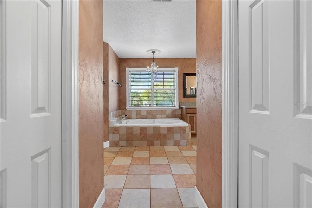 Active With Contract: $1,199,900 (5 beds, 4 baths, 4001 Square Feet)