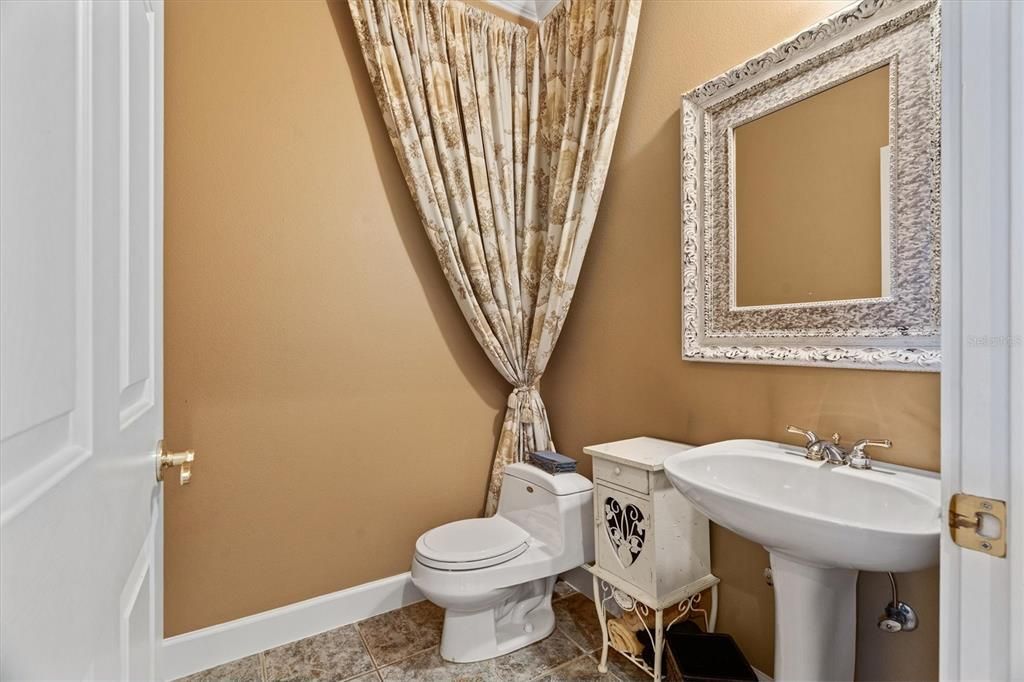 Active With Contract: $1,199,900 (5 beds, 4 baths, 4001 Square Feet)