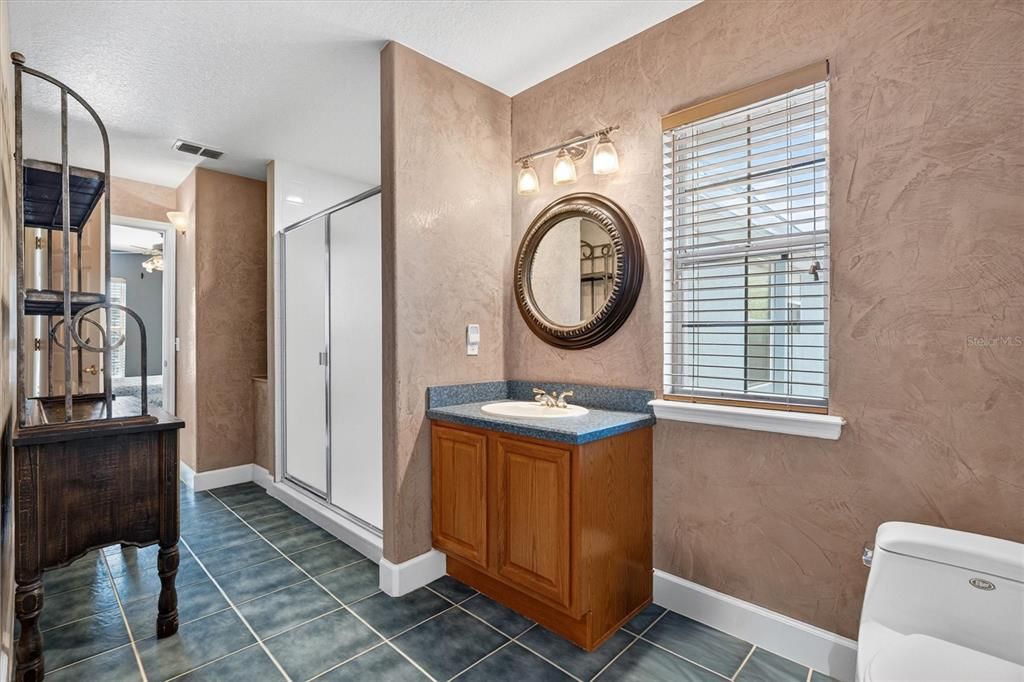 Active With Contract: $1,199,900 (5 beds, 4 baths, 4001 Square Feet)