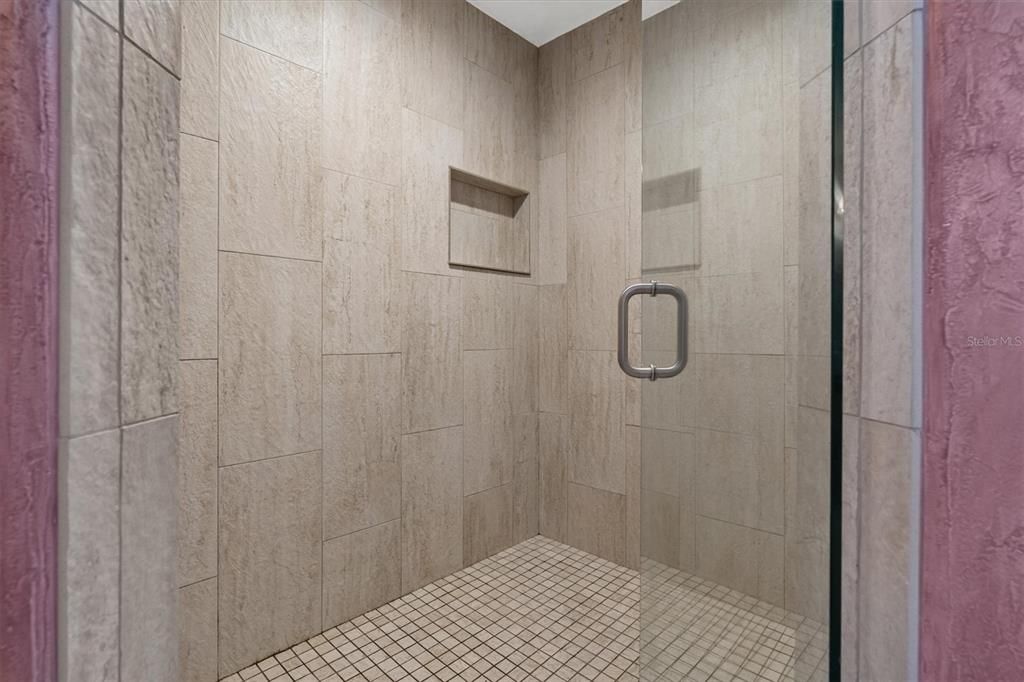 Active With Contract: $1,199,900 (5 beds, 4 baths, 4001 Square Feet)