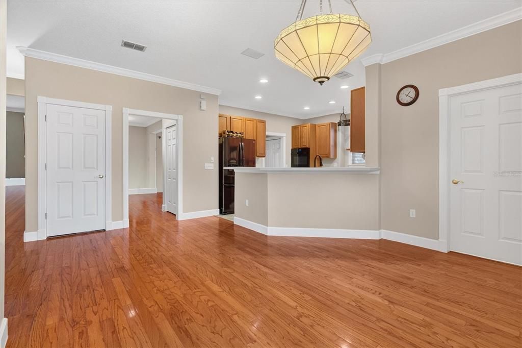 Active With Contract: $1,199,900 (5 beds, 4 baths, 4001 Square Feet)