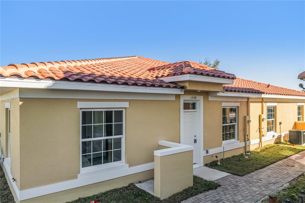 На продажу: $184,000 (2 спален, 2 ванн, 1050 Квадратных фут)