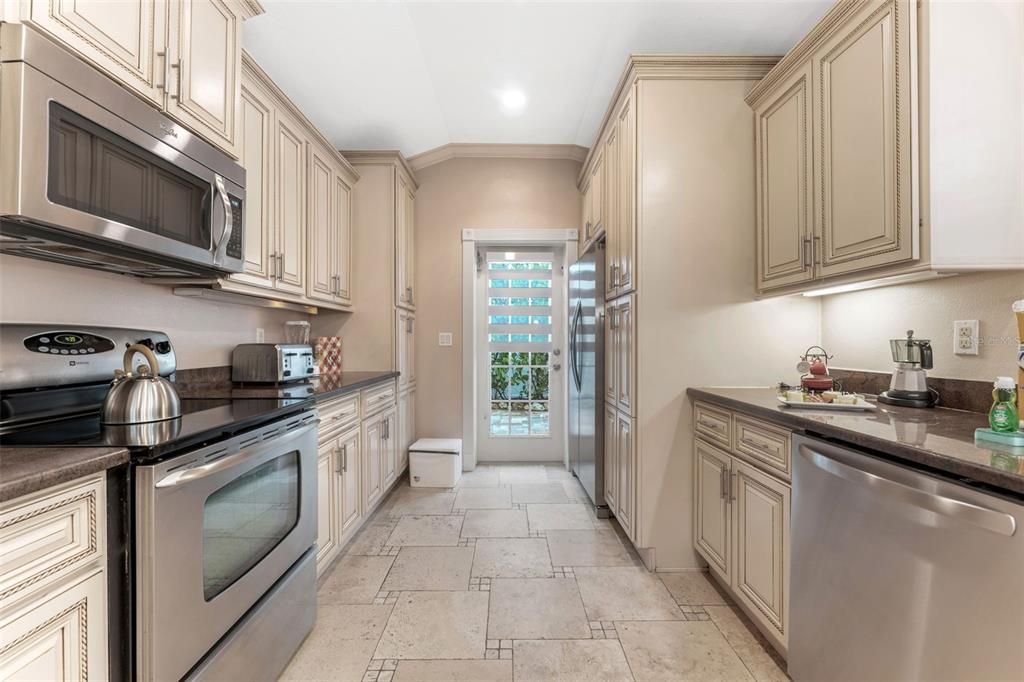 En Venta: $2,200,000 (5 camas, 0 baños, 2320 Pies cuadrados)