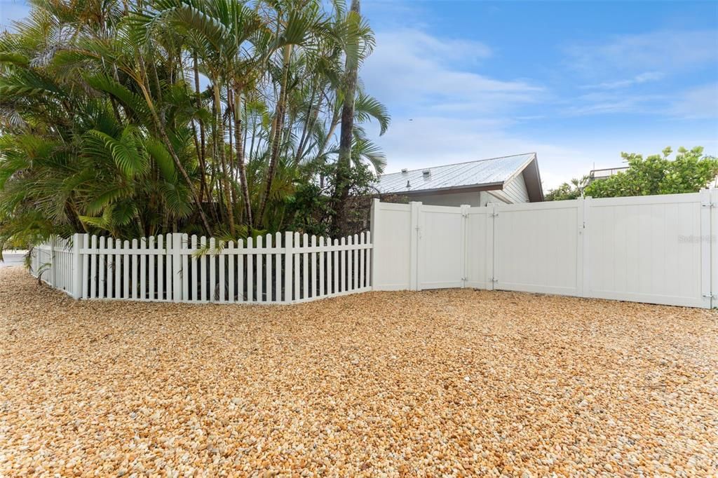 En Venta: $2,200,000 (5 camas, 0 baños, 2320 Pies cuadrados)