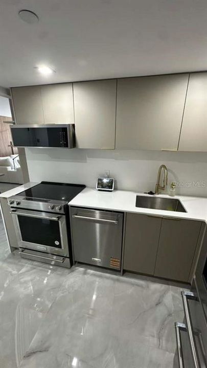 На продажу: $500,000 (2 спален, 2 ванн, 1011 Квадратных фут)