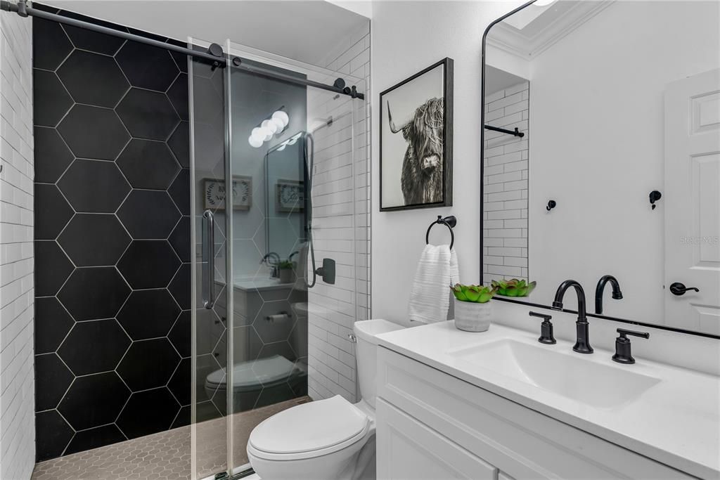 Activo con contrato: $1,099,000 (4 camas, 3 baños, 3181 Pies cuadrados)