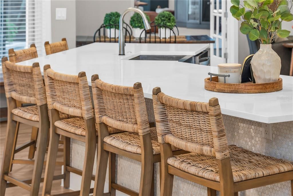 Activo con contrato: $1,099,000 (4 camas, 3 baños, 3181 Pies cuadrados)