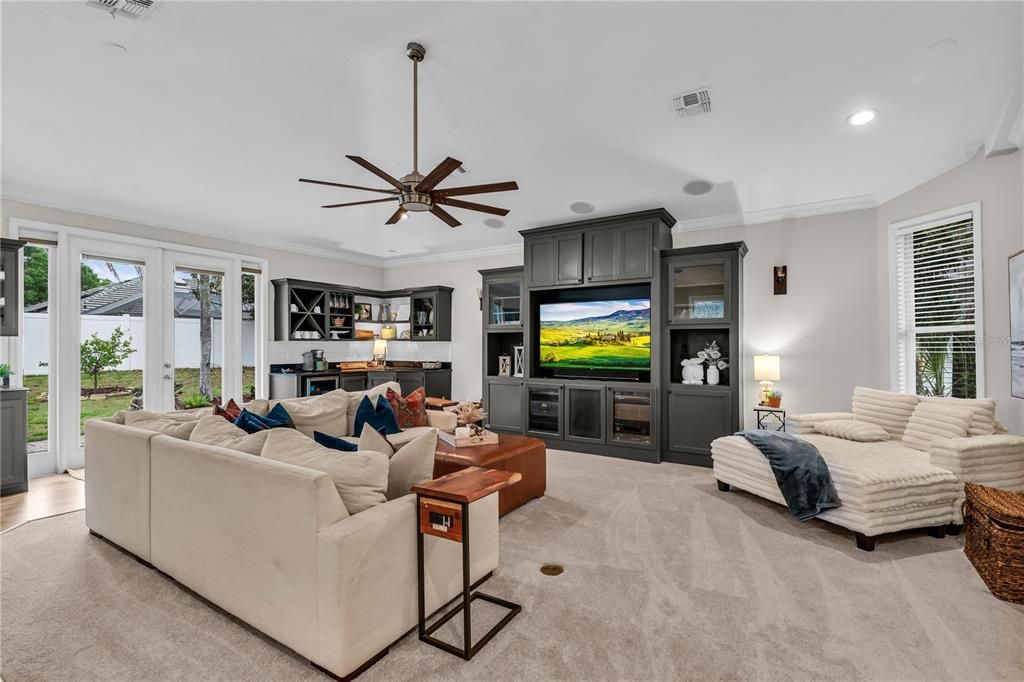 Activo con contrato: $1,099,000 (4 camas, 3 baños, 3181 Pies cuadrados)