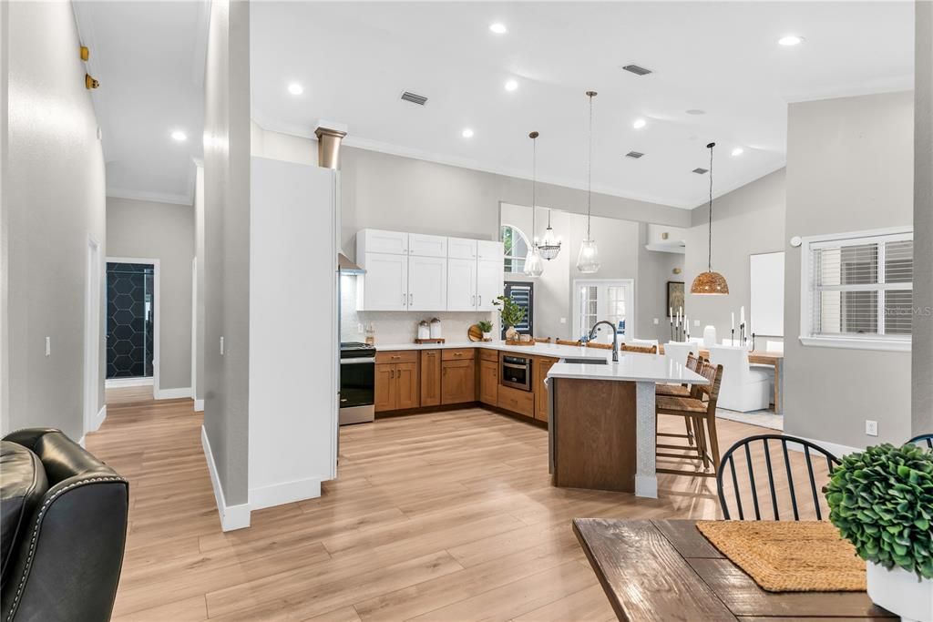 Activo con contrato: $1,099,000 (4 camas, 3 baños, 3181 Pies cuadrados)