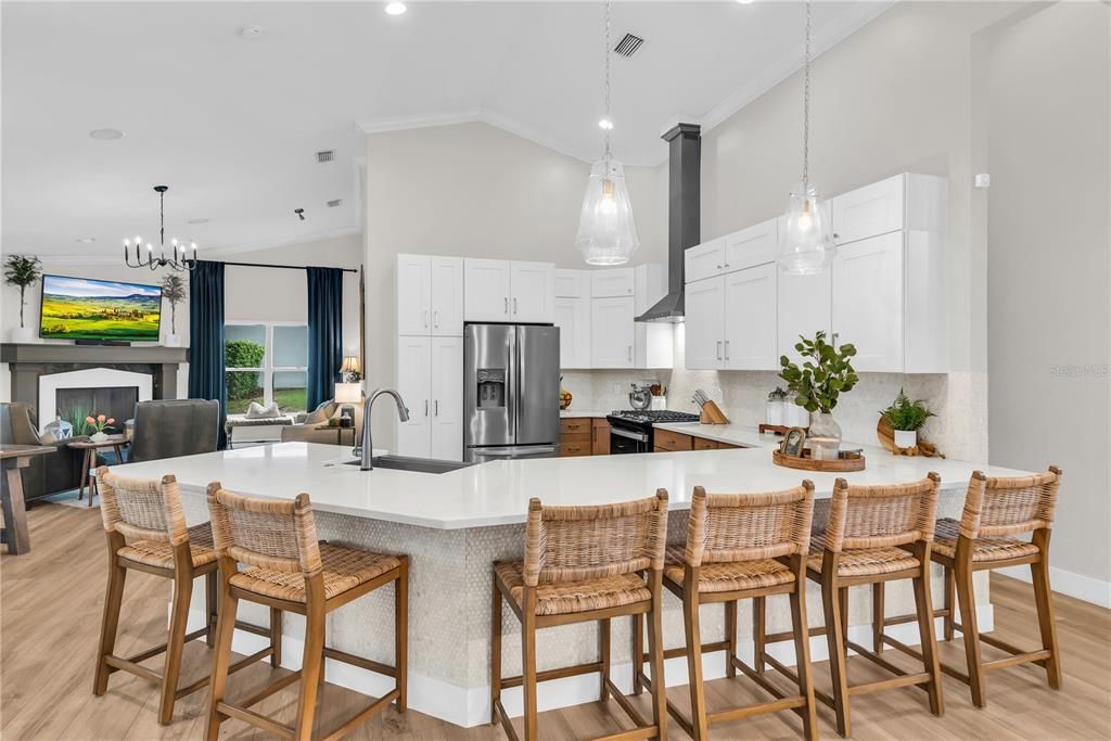 Activo con contrato: $1,099,000 (4 camas, 3 baños, 3181 Pies cuadrados)