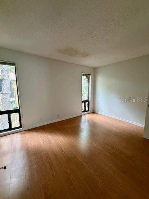 В аренду: $1,600 (2 спален, 1 ванн, 1080 Квадратных фут)