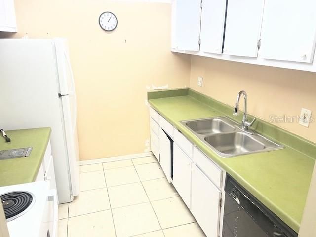 Activo con contrato: $159,900 (3 camas, 2 baños, 1106 Pies cuadrados)