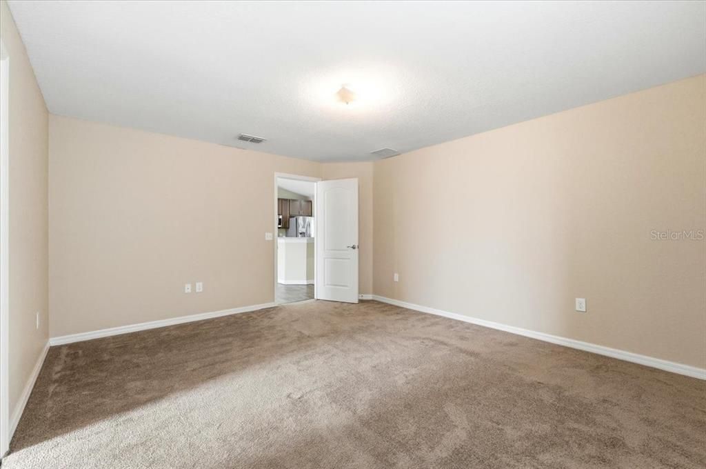 Active With Contract: $314,900 (3 beds, 2 baths, 1778 Square Feet)