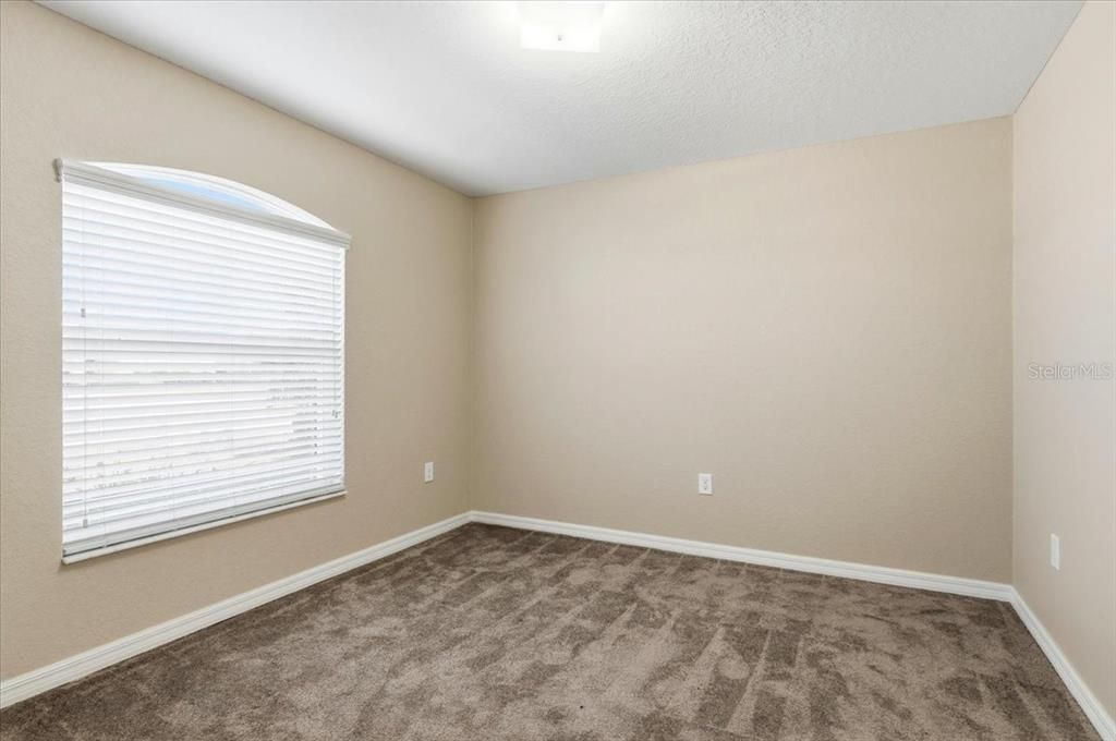 Active With Contract: $314,900 (3 beds, 2 baths, 1778 Square Feet)